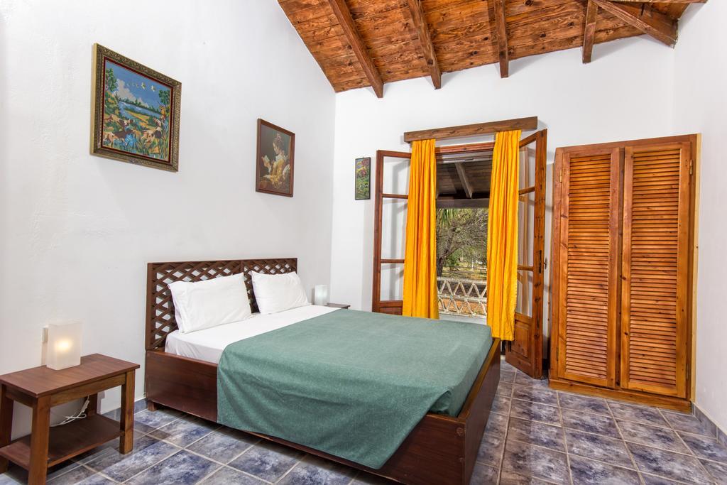 Liuba Houses Vasilikos  Phòng bức ảnh